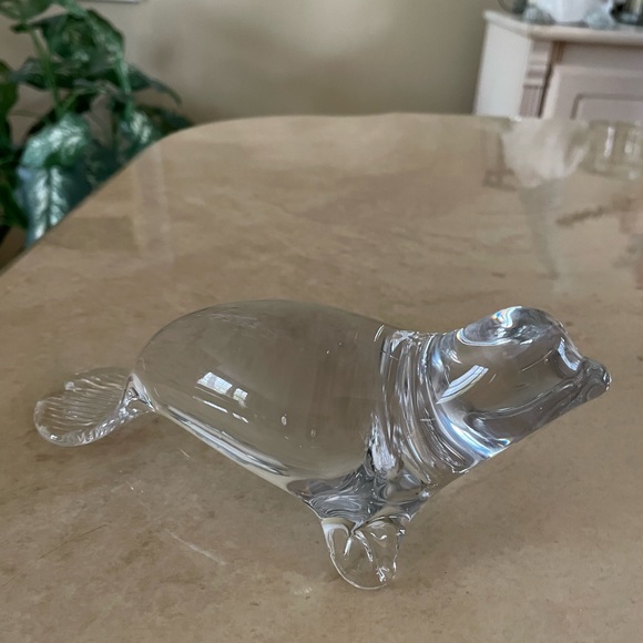 Wedgwood clear glass seal figurine - Picture 6 of 7